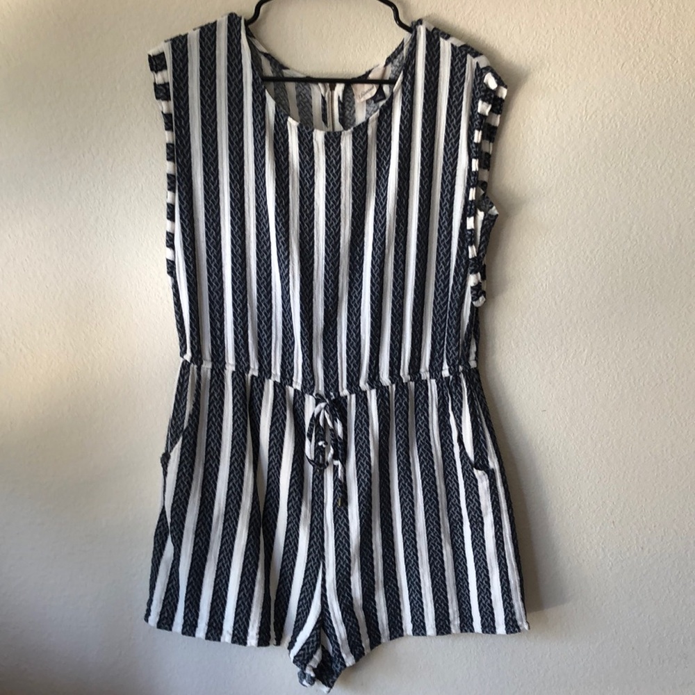 Universal Thread White And Blue Romper - image 2